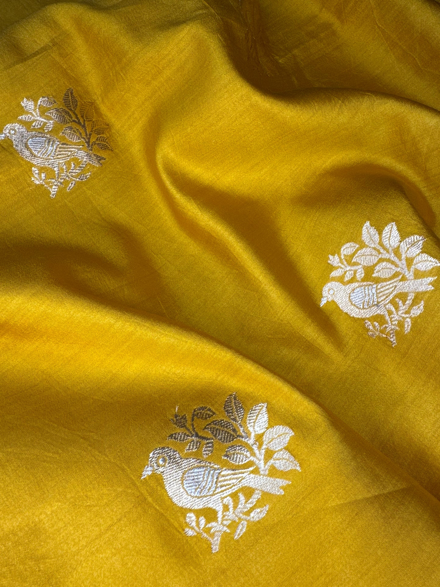 Handwoven Chinniya Silk Bird Thaan