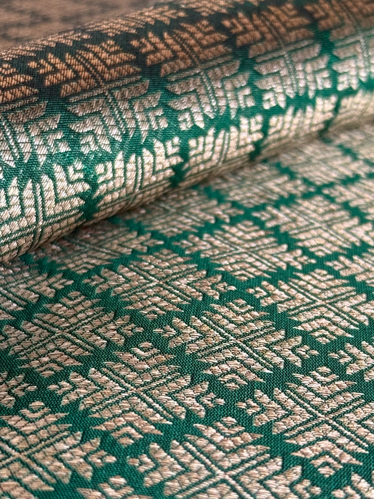 Handwoven Green Silk Abstract Brocade Thaan