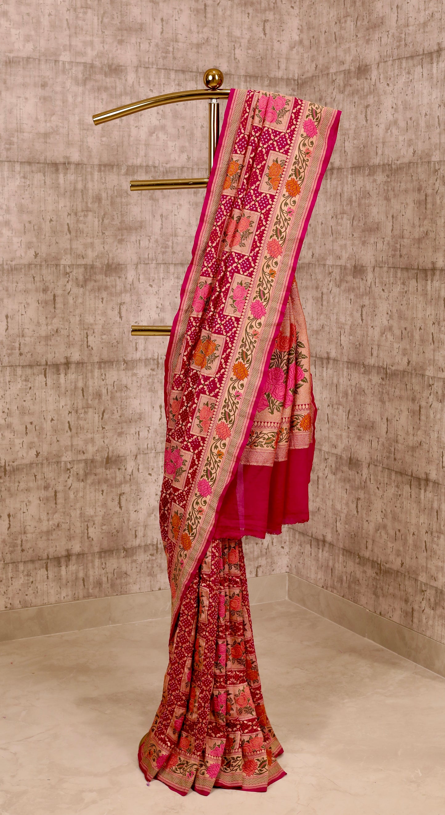 Handwoven Pink Georgette Floral Meenakari Bandhanu Saree