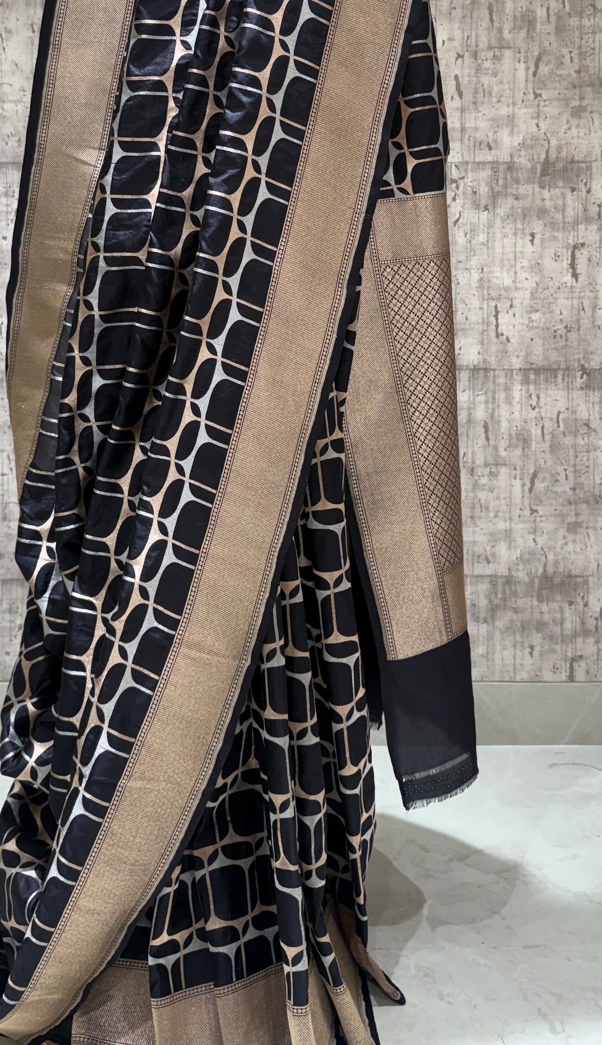 Handwoven black abstract cocktail saree