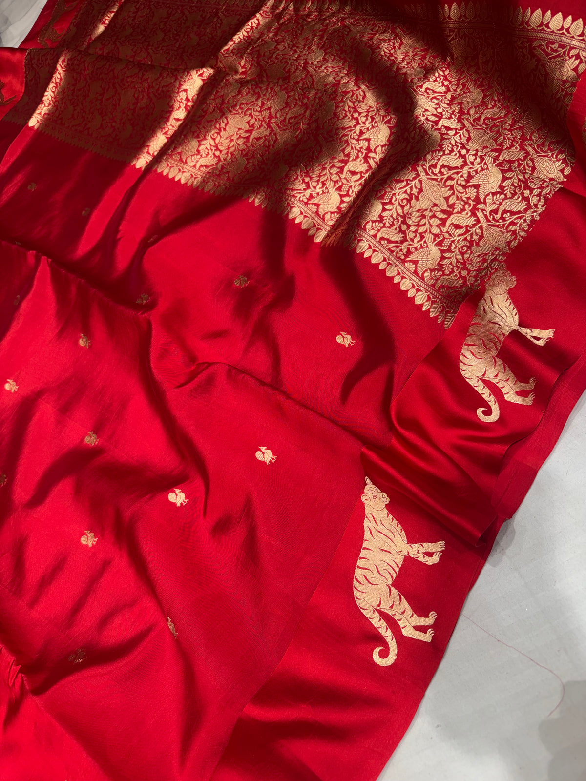 Handloom red raw mango silk tiger saree