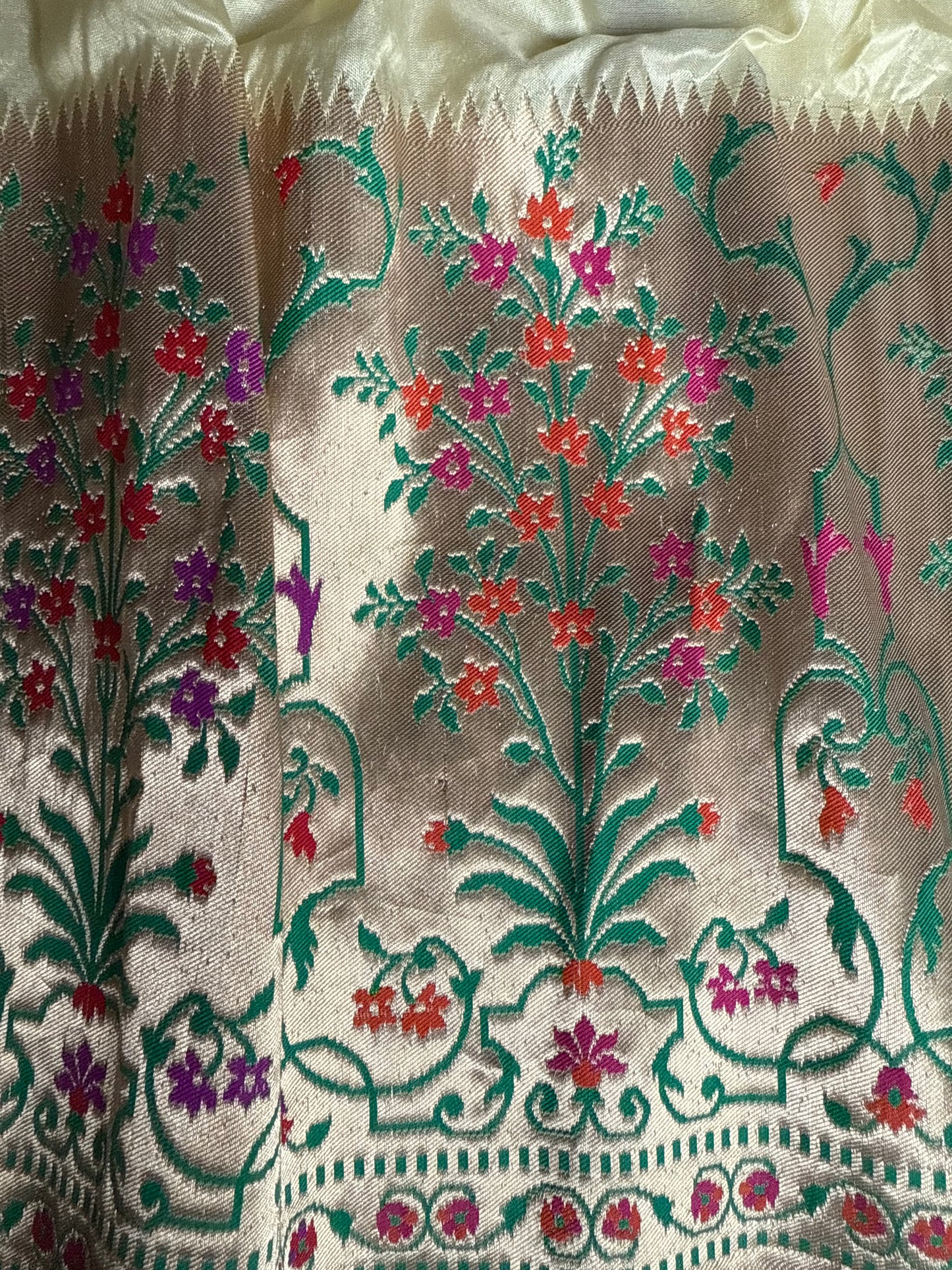 Handwoven Ivory Silk Paithani Banarasi Saree