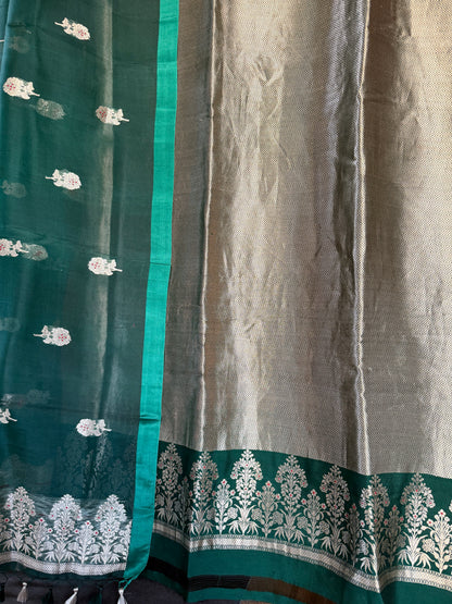 Green Handwoven Chevron Brocade Kurta With Kora Silk Dupatta Suit Set
