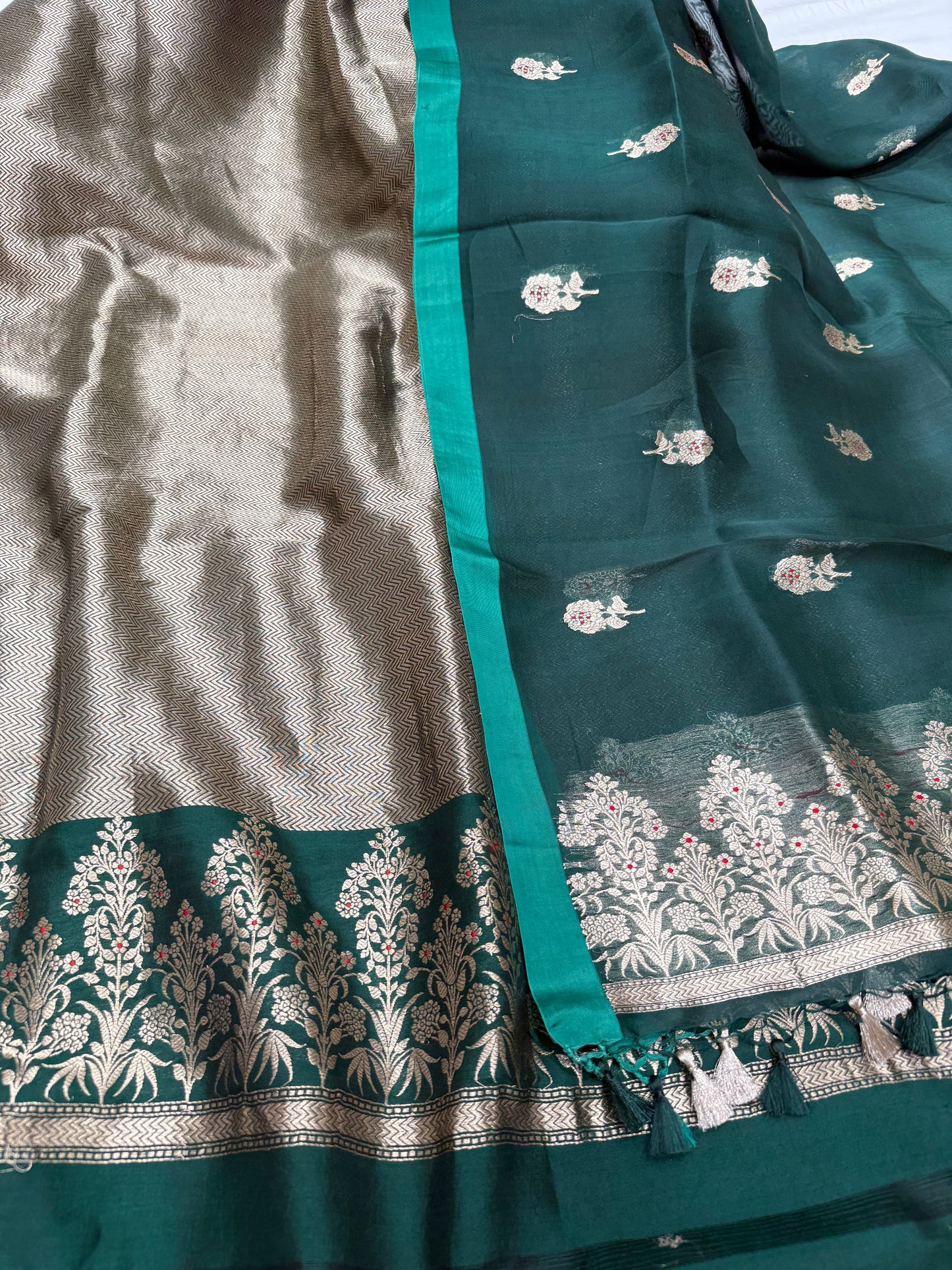Green Handwoven Chevron Brocade Kurta With Kora Silk Dupatta Suit Set