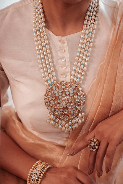 Handwoven Plain Gold Tissue Banarasi Saree