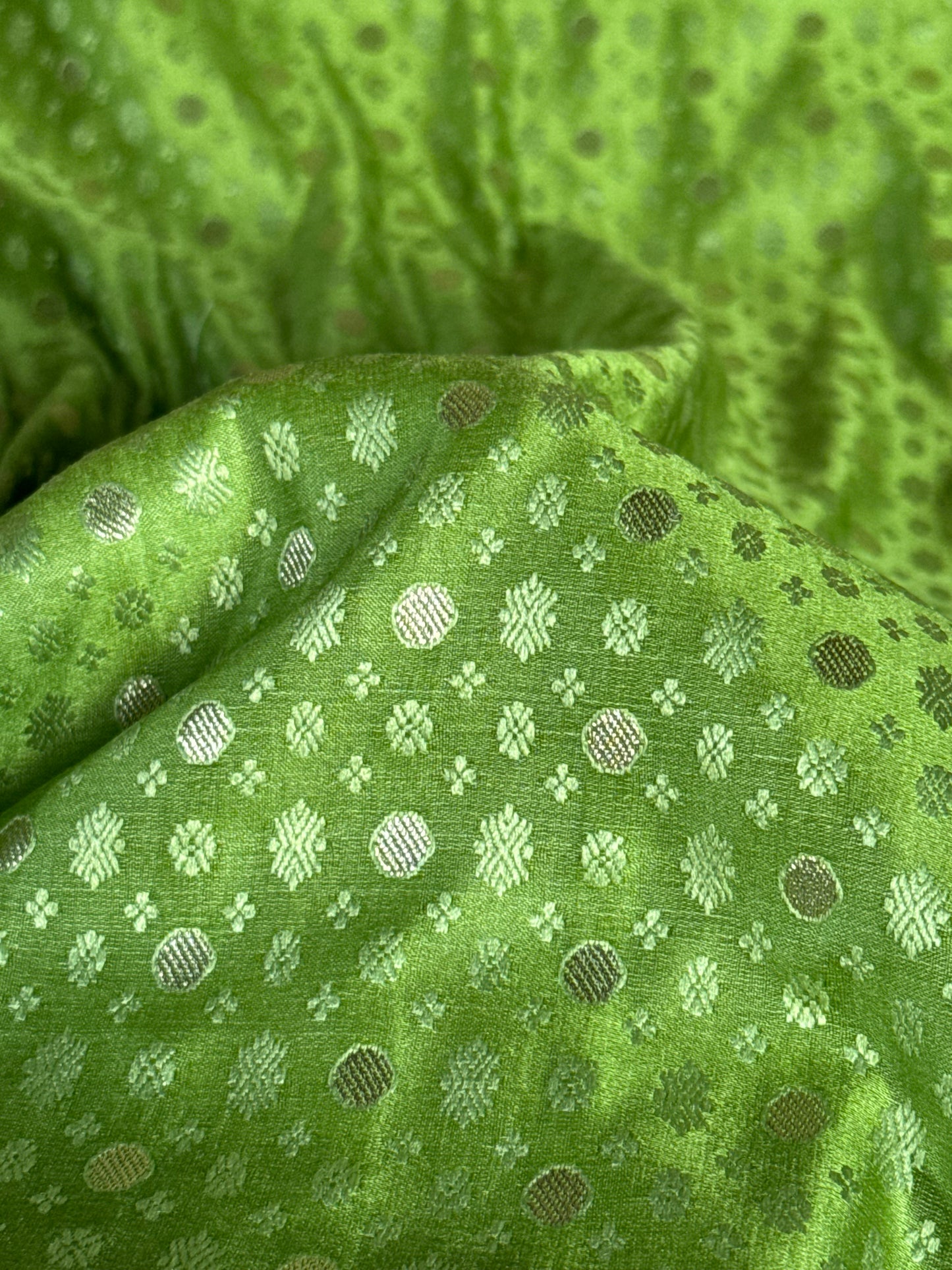 Handwoven lime Green Satin Silk Tanchoi Thaan