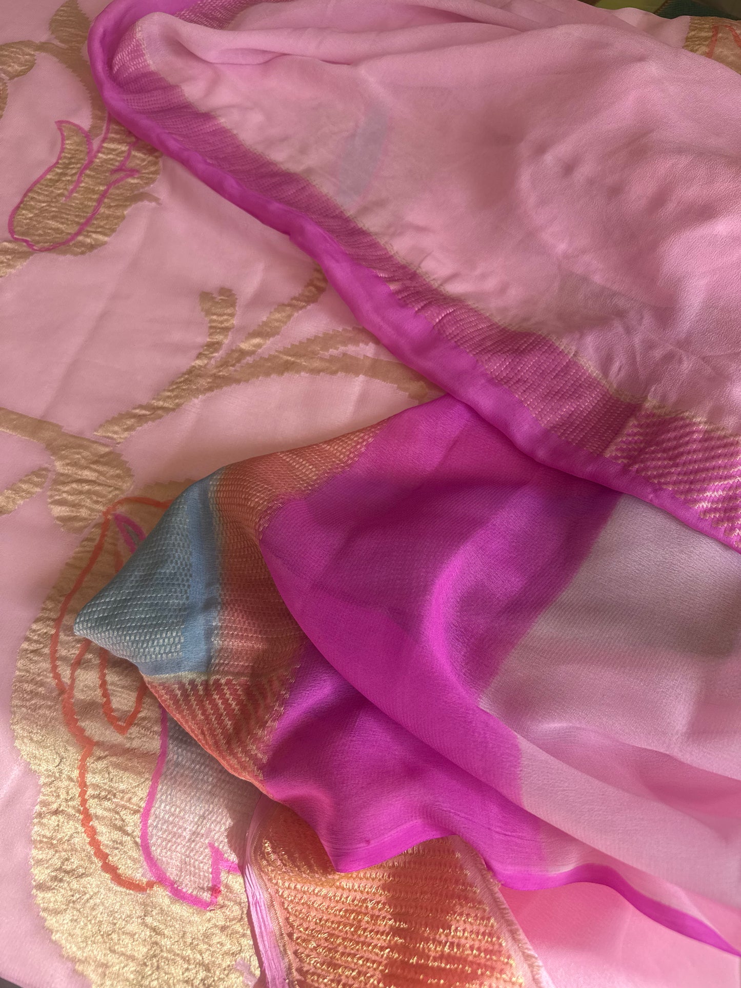 Handwoven Georgette Floral Hand-Dyed Banarasi Saree