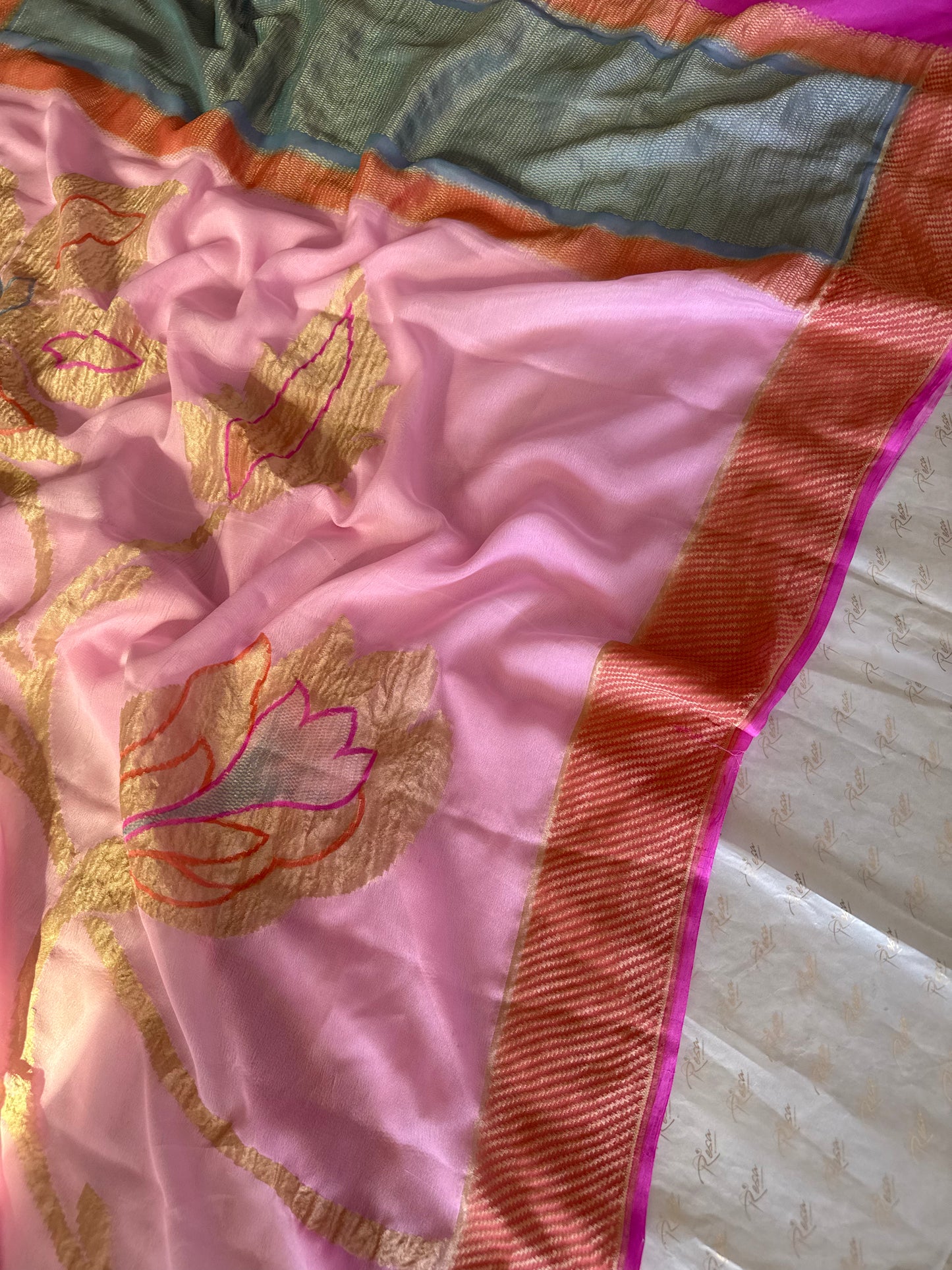 Handwoven Georgette Floral Hand-Dyed Banarasi Saree