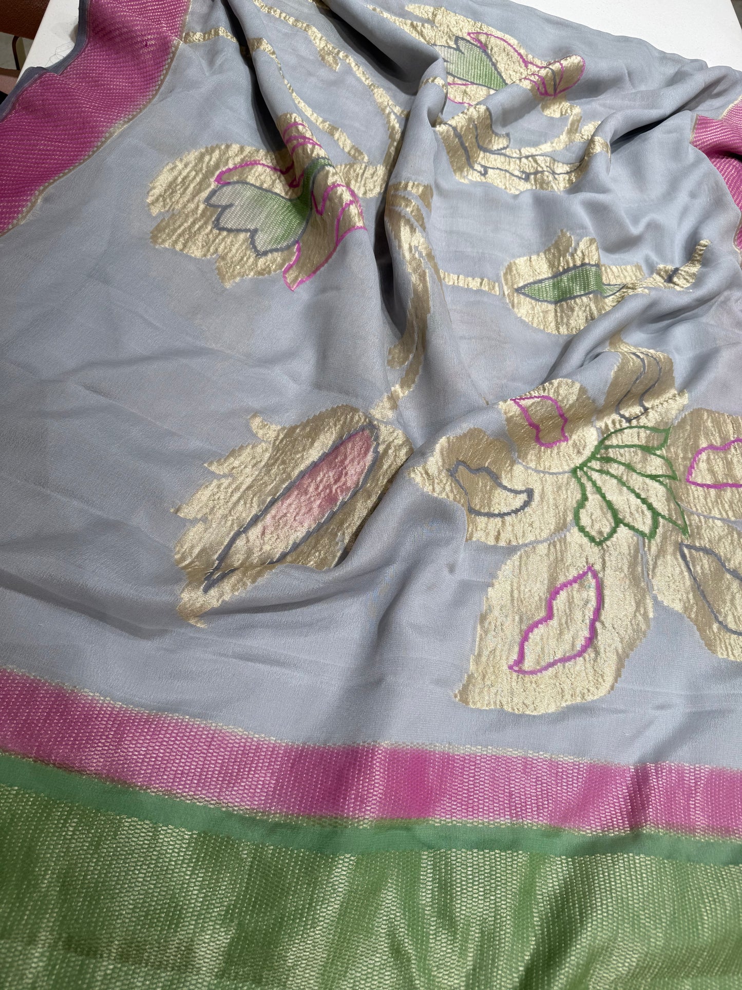 Handwoven Georgette Floral Hand-Dyed Banarasi Saree