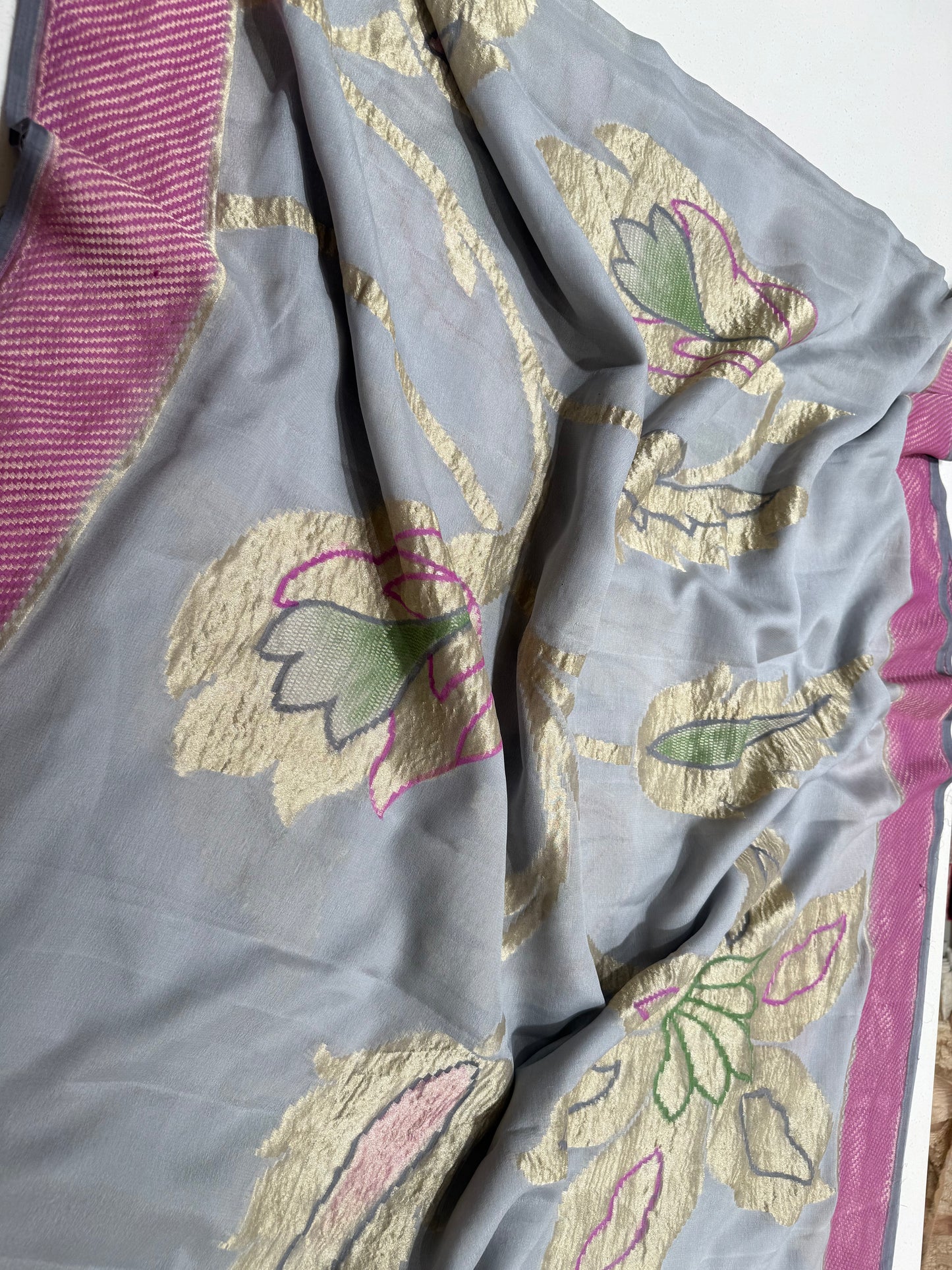 Handwoven Georgette Floral Hand-Dyed Banarasi Saree