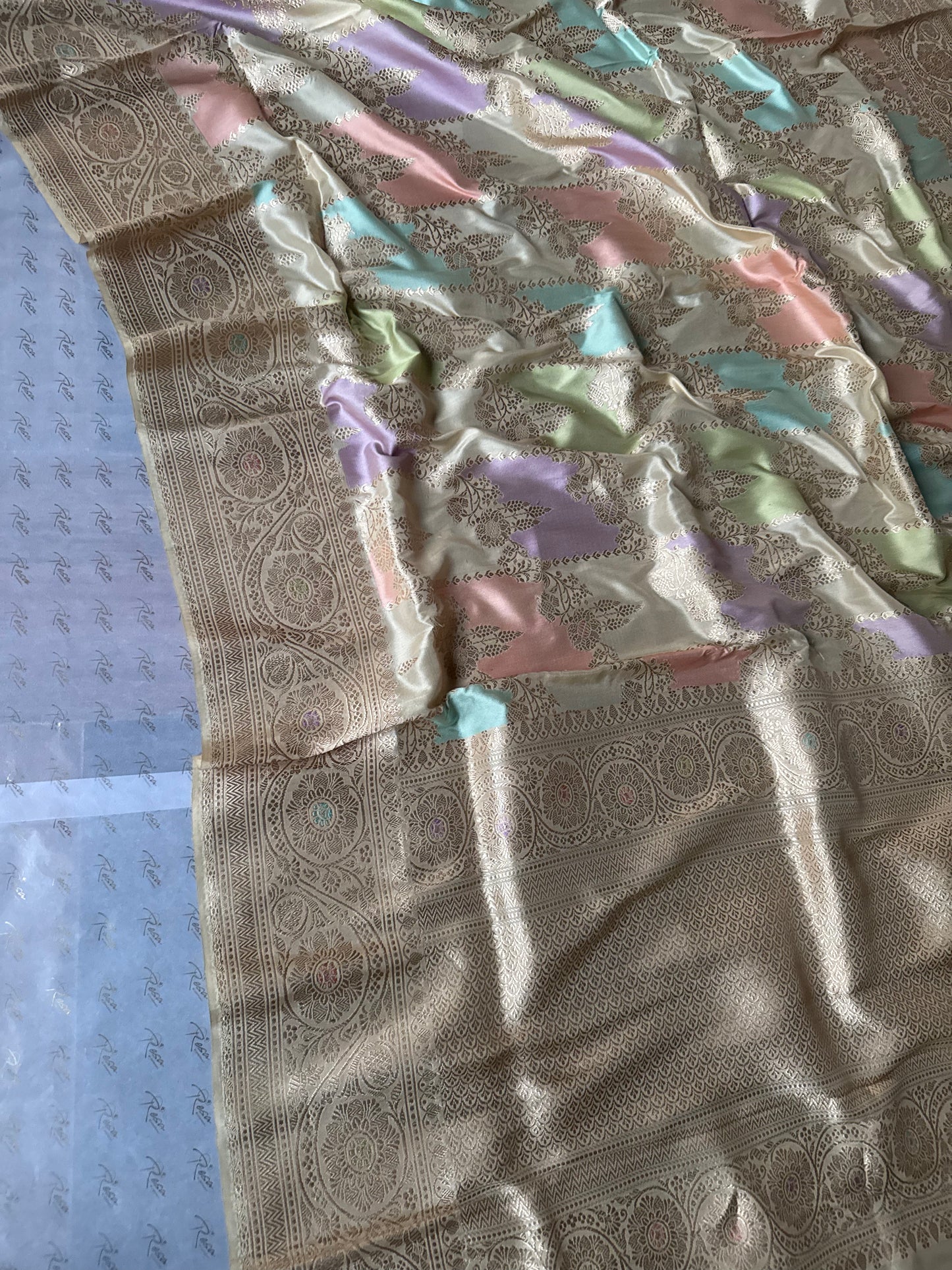 Handwoven Pastel Silk Rangkat Kadhwa Saree