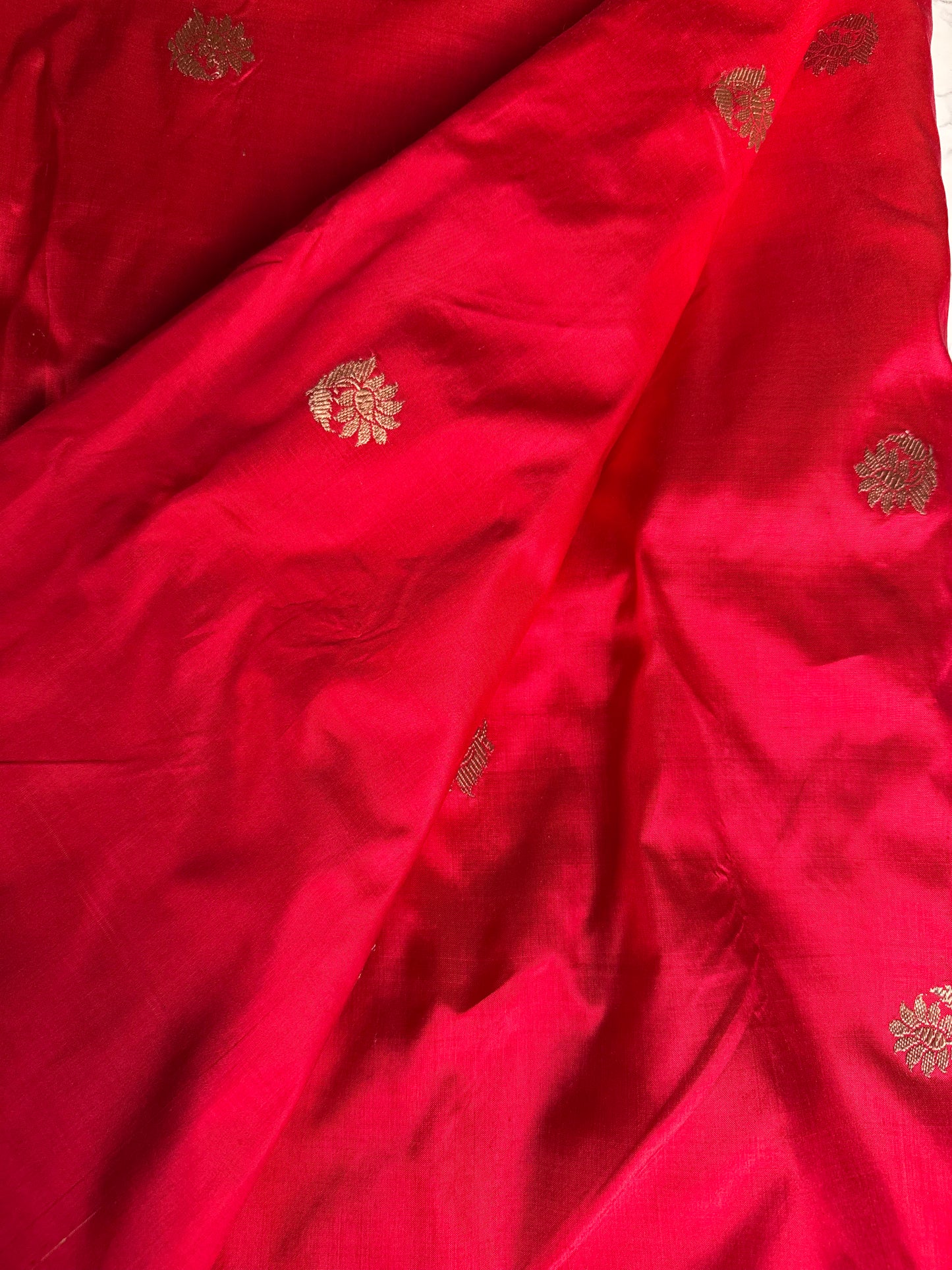 Handwoven Red Katan Silk Floral Kadhwa Buta Thaan