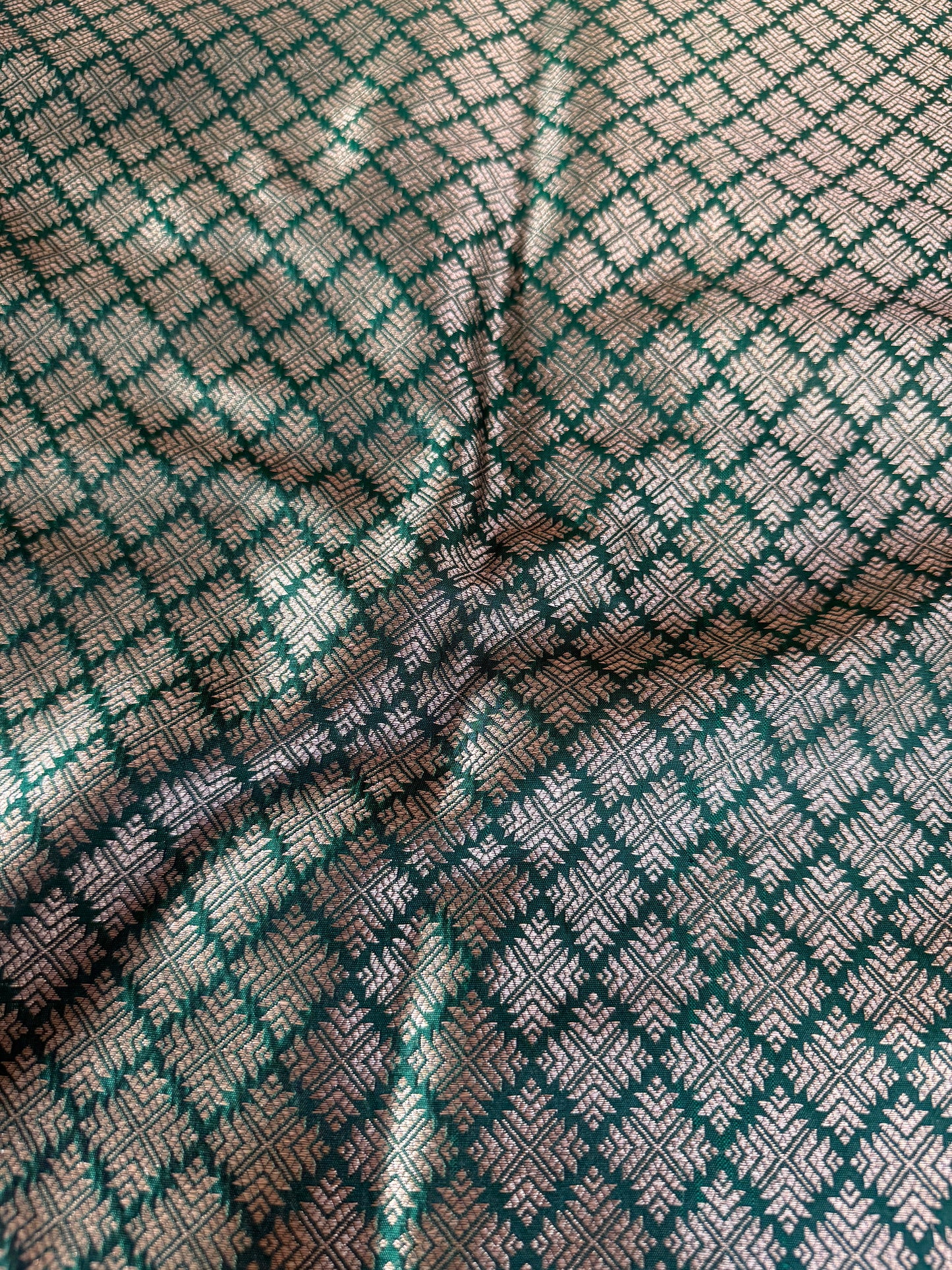 Handwoven Green Silk Abstract Brocade Thaan