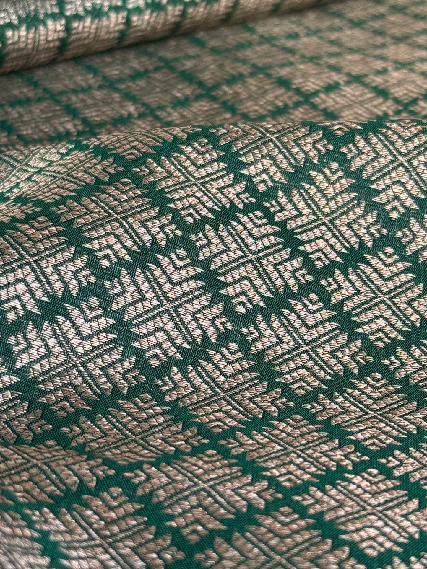 Handwoven Green Silk Abstract Brocade Thaan
