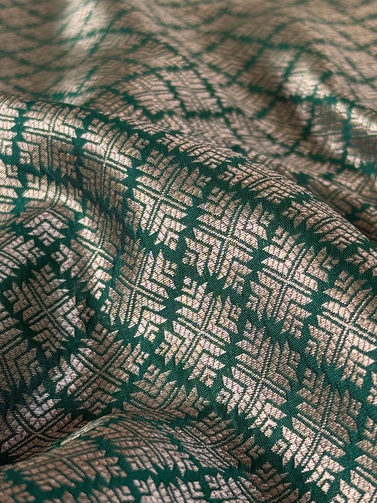 Handwoven Green Silk Abstract Brocade Thaan