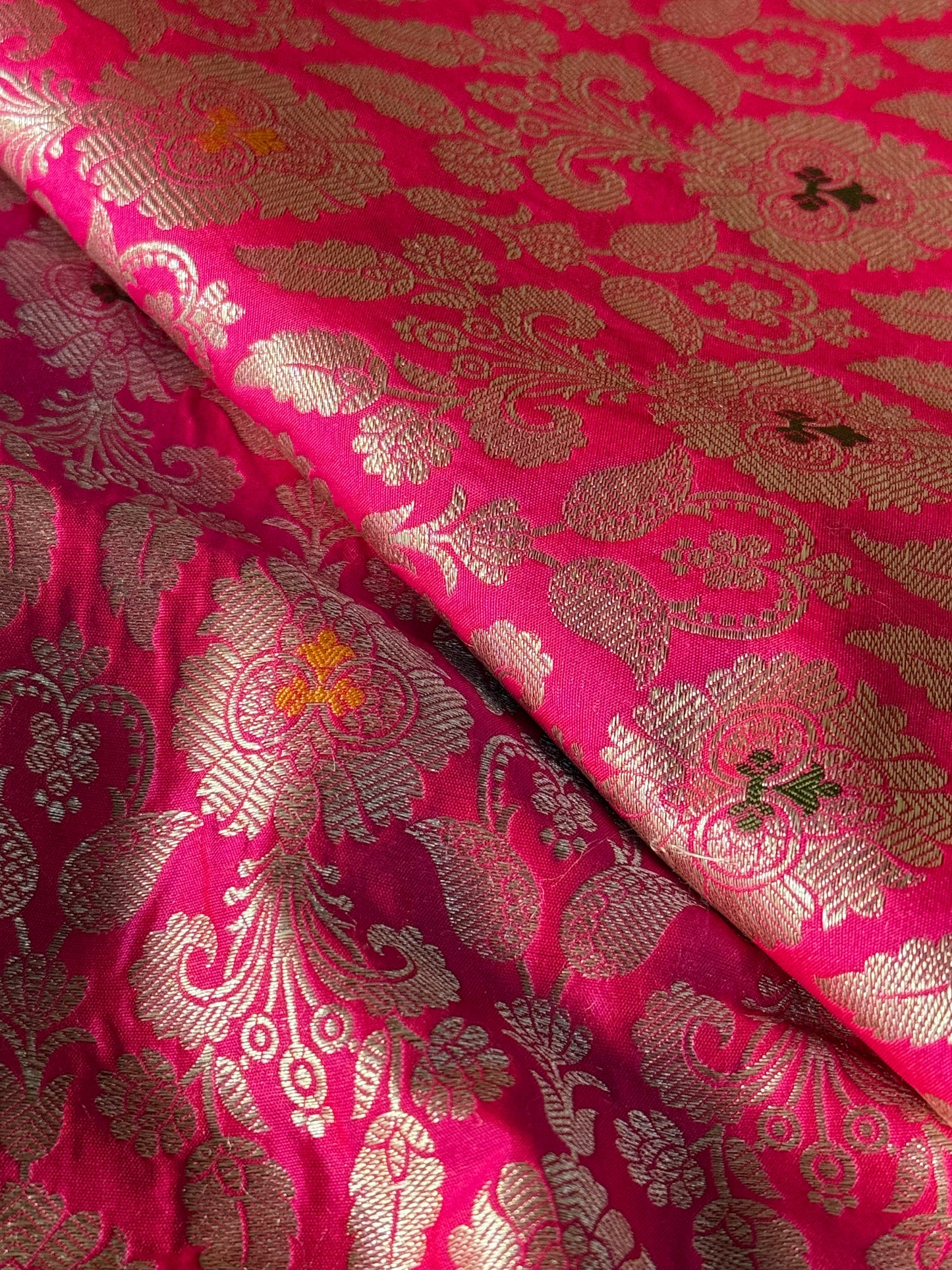 Handwoven Pink Silk Meenakari Jaal Fabric Thaan