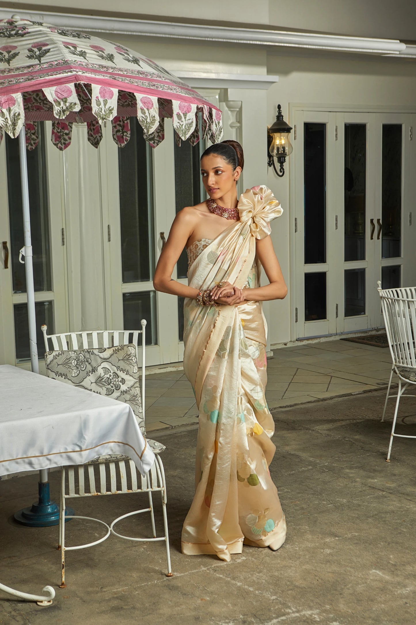 Handwoven Beige Soft Silk Polka Dots Meenaakri Abtsact Banarasi Saree